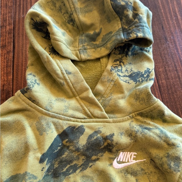 Nike Olive Tie-Dye Hoodie one tiny shadow stain see pics - Picture 2 of 8